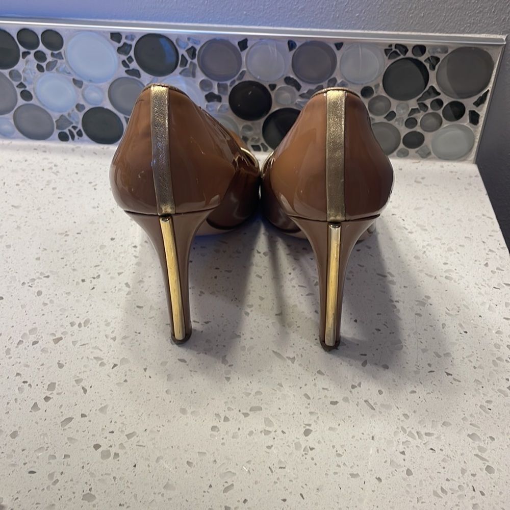 MIU Miu woman’s brown patent leather heels - Picture 11 of 16